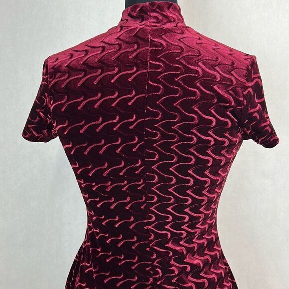 Luly K Long Dress Sz M Burgundy Mock Neck Short Sleeve Semi Formal Party Elegant - Picture 5 of 9